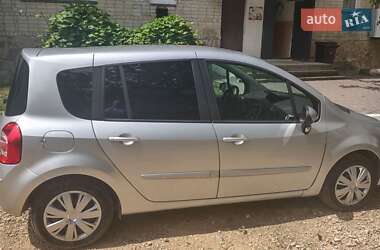 Хэтчбек Renault Modus 2010 в 