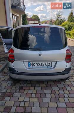 Хэтчбек Renault Modus 2009 в 