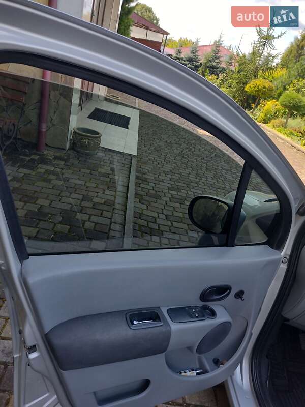 Хэтчбек Renault Modus 2009 в Дубно
