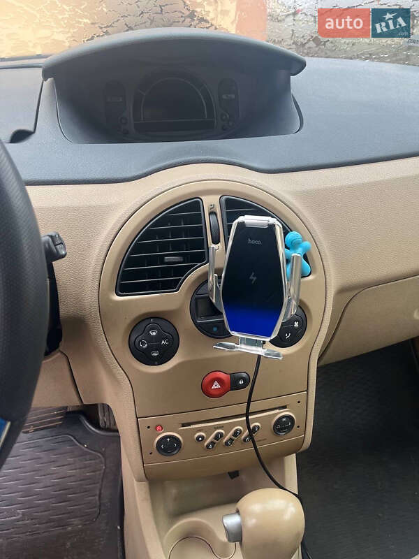 Хэтчбек Renault Modus 2005 в Львове