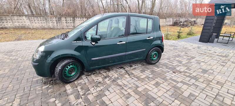 Хетчбек Renault Modus 2006 в Кореці