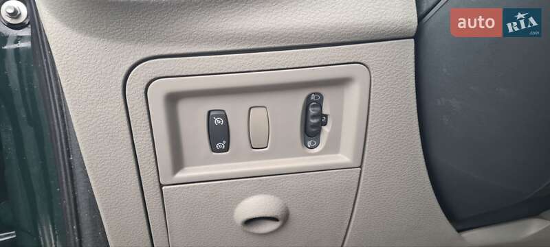 Хетчбек Renault Modus 2006 в Кореці