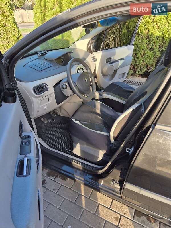 Хэтчбек Renault Modus 2006 в Виннице