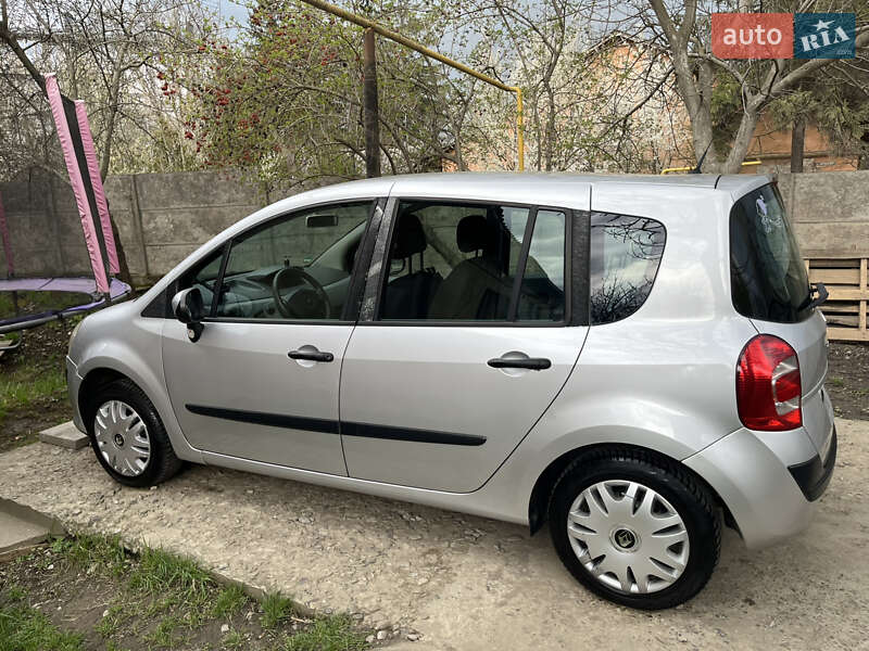 Хэтчбек Renault Modus 2008 в Черновцах