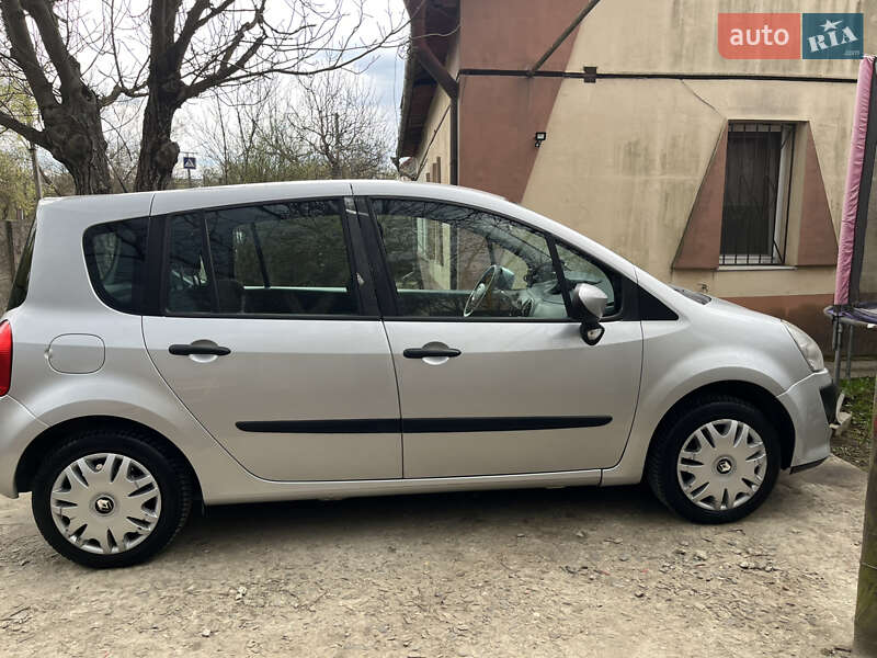 Хэтчбек Renault Modus 2008 в Черновцах