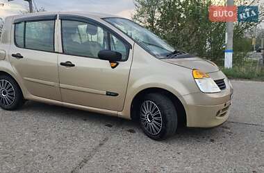 Хэтчбек Renault Modus 2004 в 