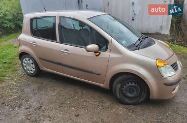 Хэтчбек Renault Modus 2004 в 