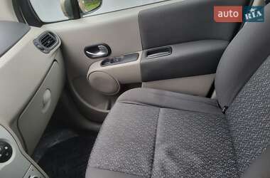 Хэтчбек Renault Modus 2004 в 