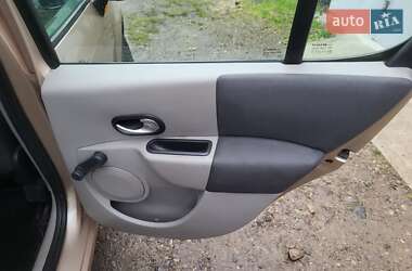 Хэтчбек Renault Modus 2004 в 