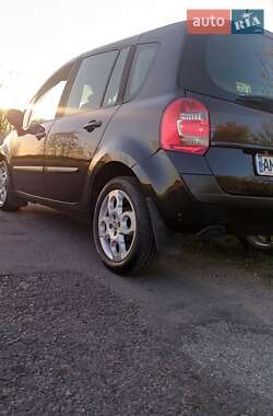 Хэтчбек Renault Modus 2009 в 