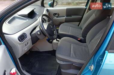 Хэтчбек Renault Modus 2005 в 