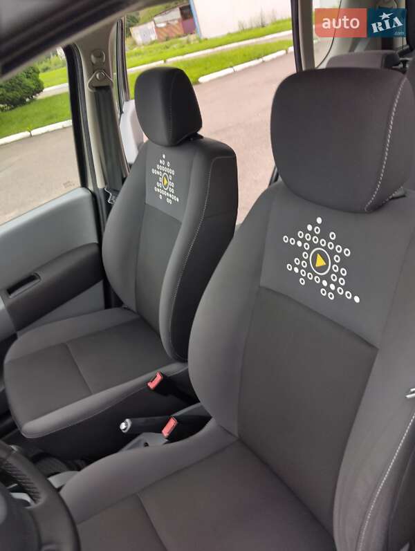 Хэтчбек Renault Modus 2012 в Ровно