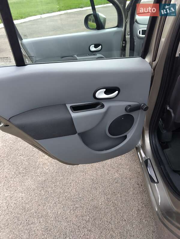 Хэтчбек Renault Modus 2012 в Ровно