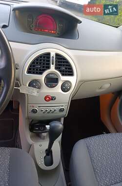 Хэтчбек Renault Modus 2005 в 