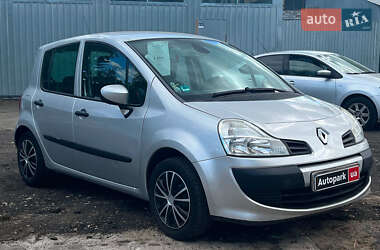 Хэтчбек Renault Modus 2009 в 