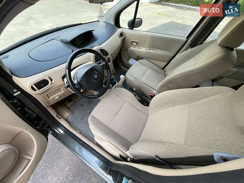 Хэтчбек Renault Modus 2005 в Любомле