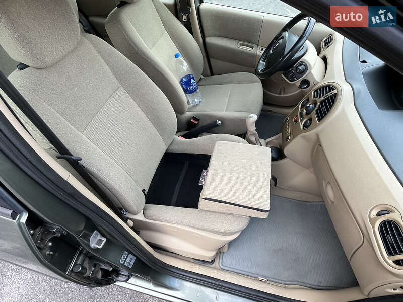Хэтчбек Renault Modus 2005 в Любомле
