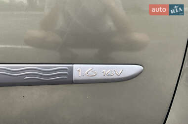 Хэтчбек Renault Modus 2005 в 