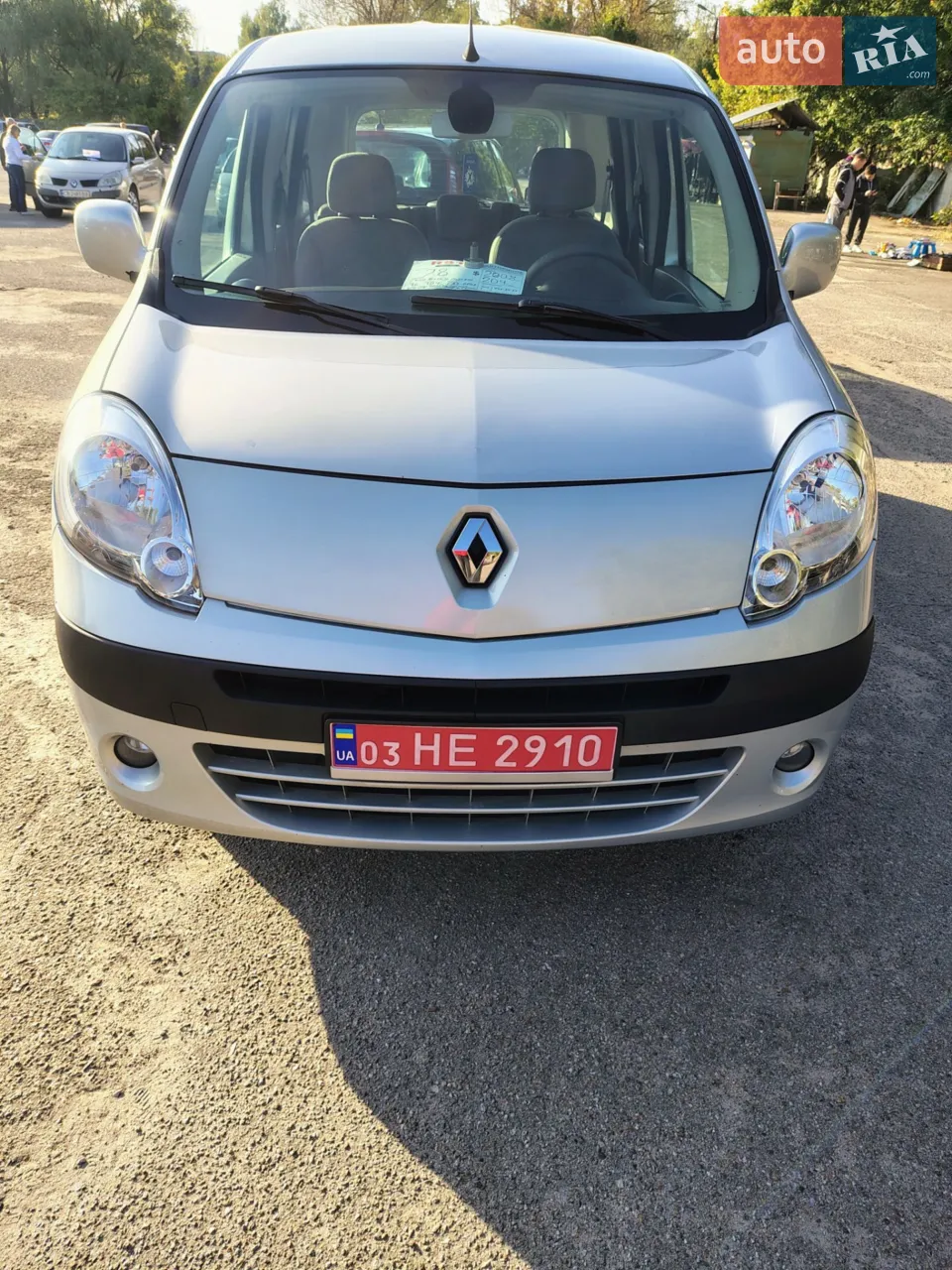 Рено кенго 2  чистий пасажир бортовий комп кондиціонер датчик дощу світла 4 склопідимачи  5 дверей  фаркопф 