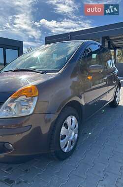Хэтчбек Renault Modus 2006 в 
