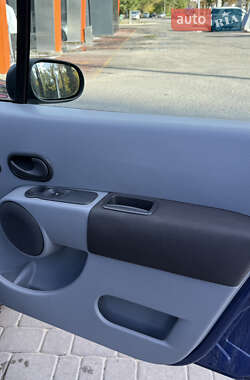 Хетчбек Renault Modus 2006 в  фото 9 Хетчбек Renault Modus 2006 в