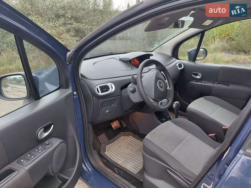 Хэтчбек Renault Modus 2009 в Надворной