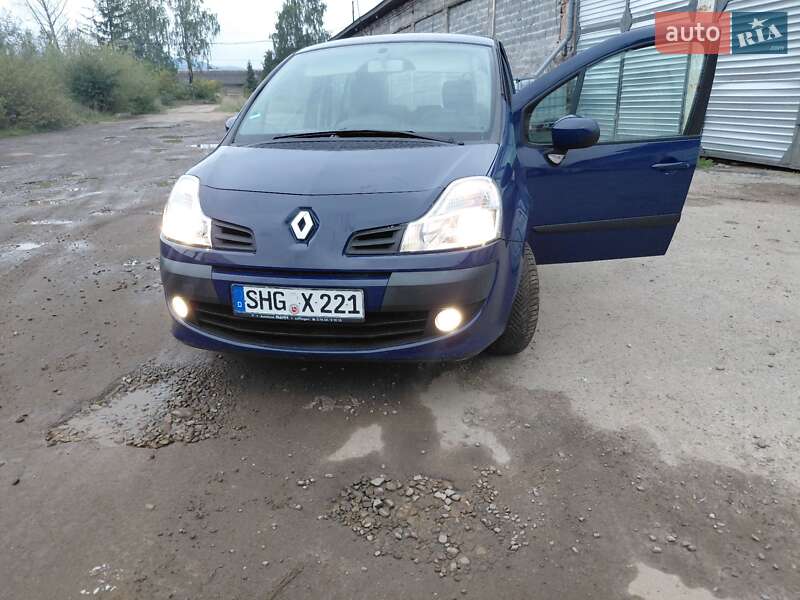 Хэтчбек Renault Modus 2009 в Надворной