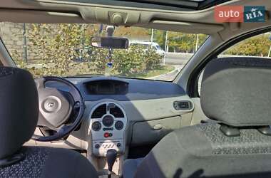 Хэтчбек Renault Modus 2005 в 