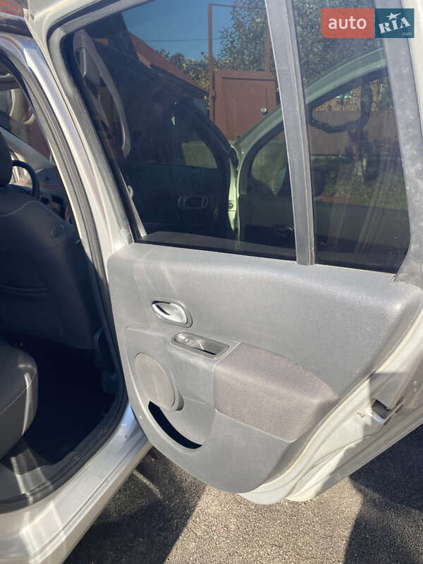 Хэтчбек Renault Modus 2011 в Виннице