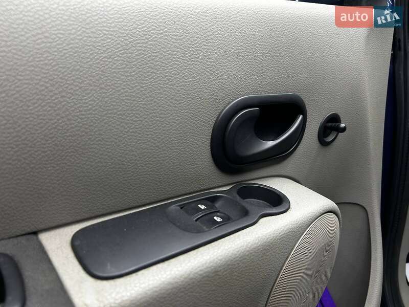 Хетчбек Renault Modus 2005 в Чернівцях фото 7 Хетчбек Renault Modus 2005 в Чернівцях