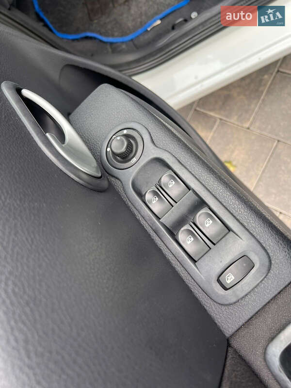 Хэтчбек Renault Modus 2008 в Луцке фото 17 Хэтчбек Renault Modus 2008 в Луцке