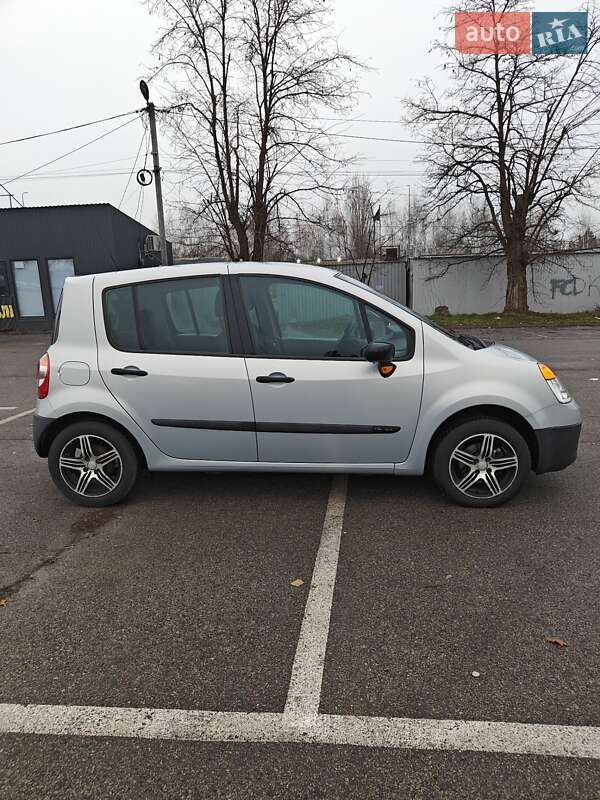 Хэтчбек Renault Modus 2005 в Киеве