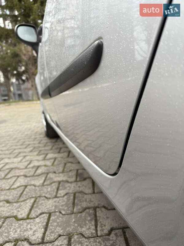 Хэтчбек Renault Modus 2008 в Черновцах