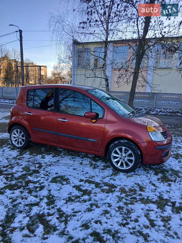 Хэтчбек Renault Modus 2006 в Калуше