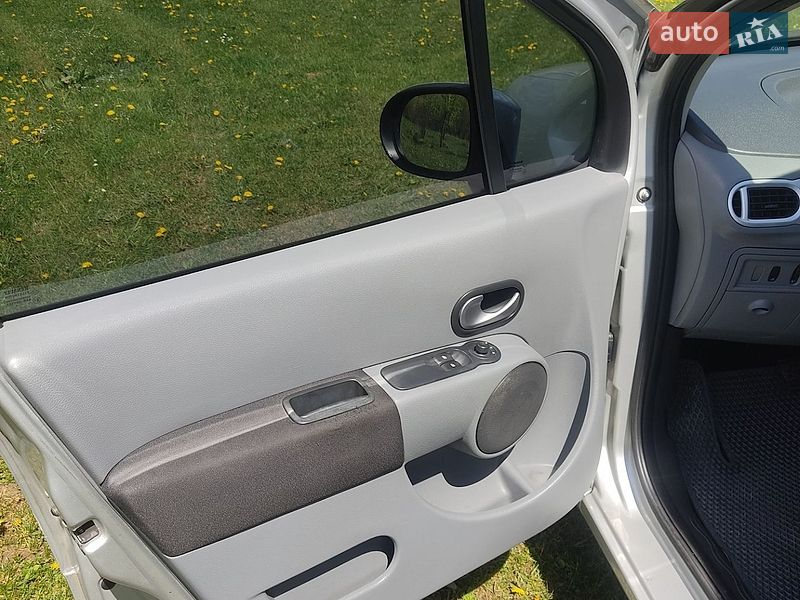 Хэтчбек Renault Modus 2010 в Львове