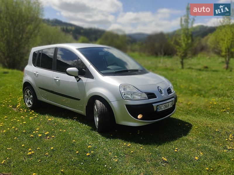 Хэтчбек Renault Modus 2010 в Львове