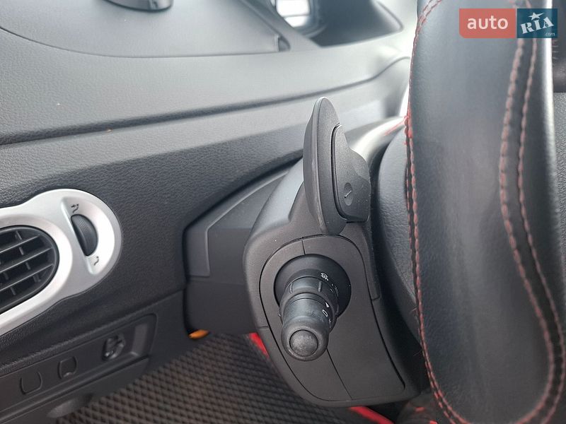 Хэтчбек Renault Modus 2009 в Черкассах