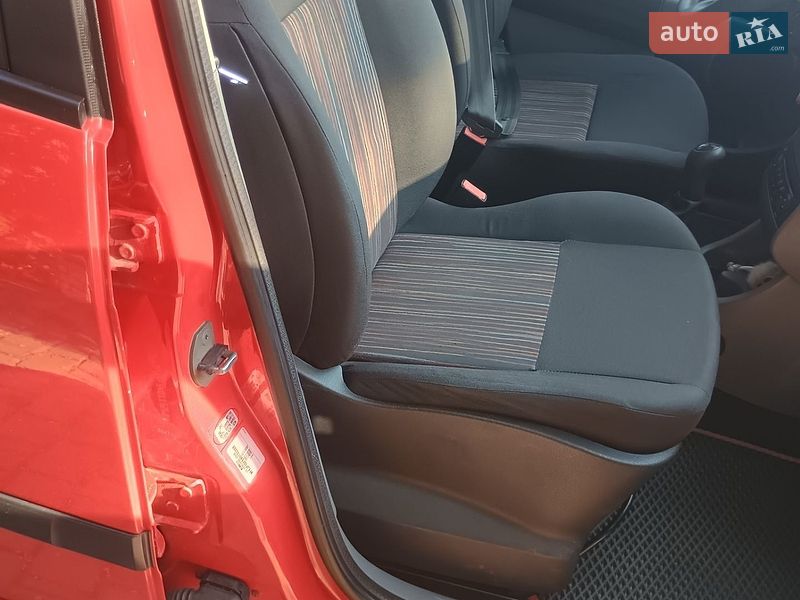 Хетчбек Renault Modus 2008 в Володимирці