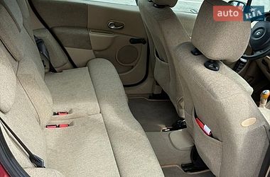 Хэтчбек Renault Modus 2004 в Ивано-Франковске