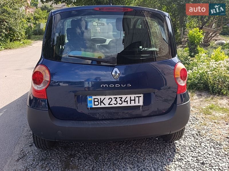 Хетчбек Renault Modus 2004 в Млиніві