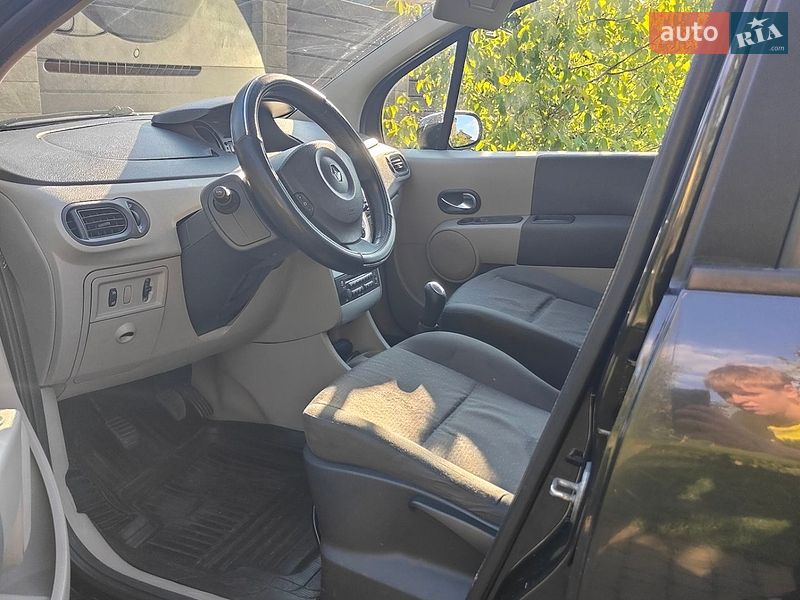 Хэтчбек Renault Modus 2006 в Гатном