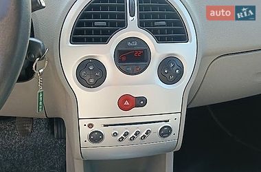 Хэтчбек Renault Modus 2006 в Клевани