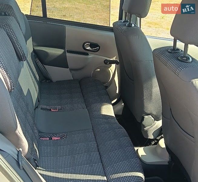 Хэтчбек Renault Modus 2006 в Клевани