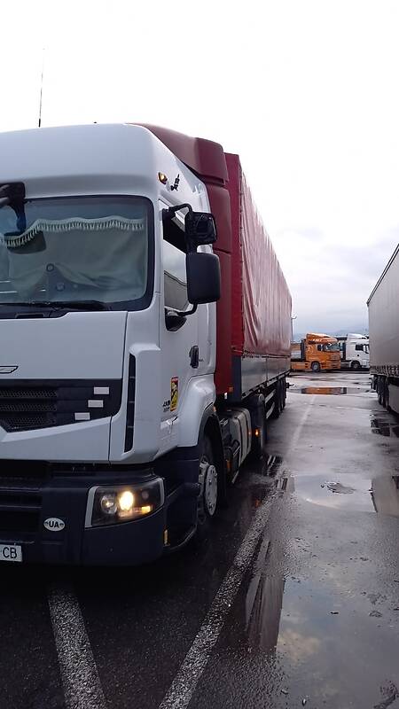 Тягач Renault Premium 2012 в Черновцах