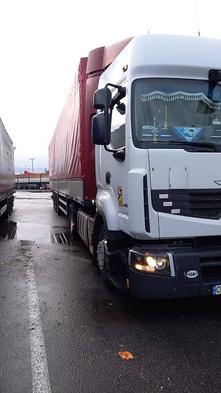 Тягач Renault Premium 2012 в Черновцах