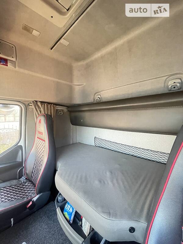 Тягач Renault Premium 2011 в Тячеве