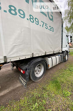 Грузовой фургон Renault Premium 2011 в 