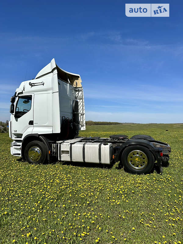 Тягач Renault Premium 2011 в Старокостянтинові