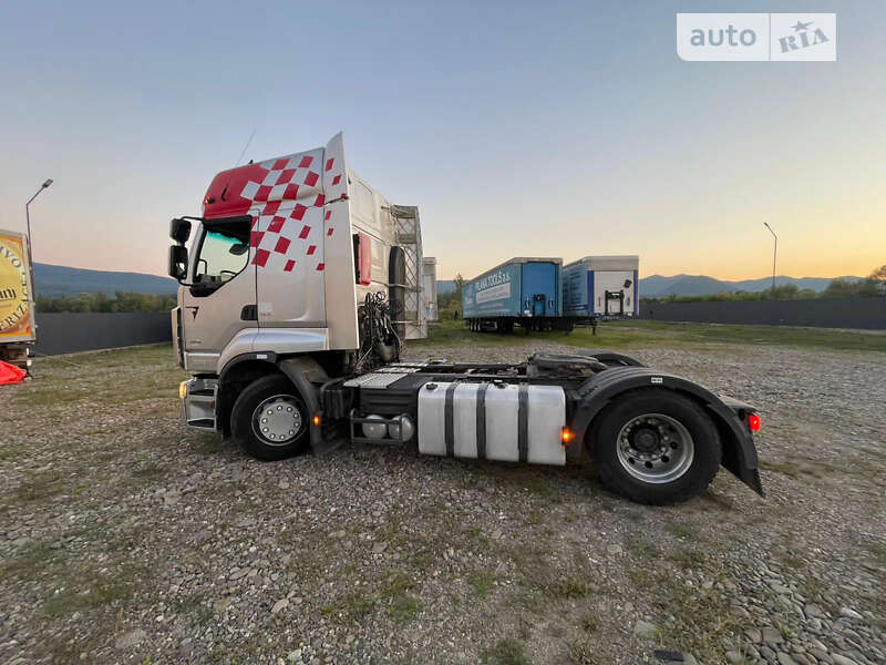 Тягач Renault Premium 2012 в Тячеві
