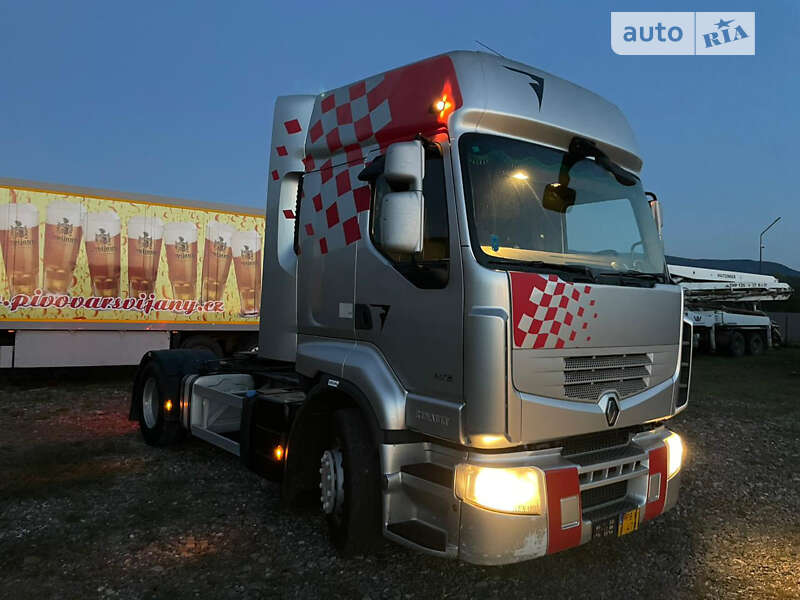 Тягач Renault Premium 2012 в Тячеві